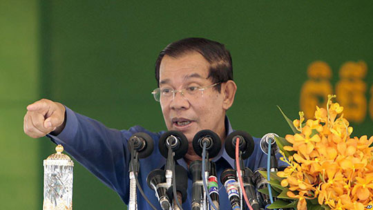 លោក ហ៊ុន សែន៖ អតីតមេបក្សប្រឆាំង គ្រប់គ្រងបក្សខ្លួនឯង មិនបានផង ចង់ឡើងកាន់អំណាច
