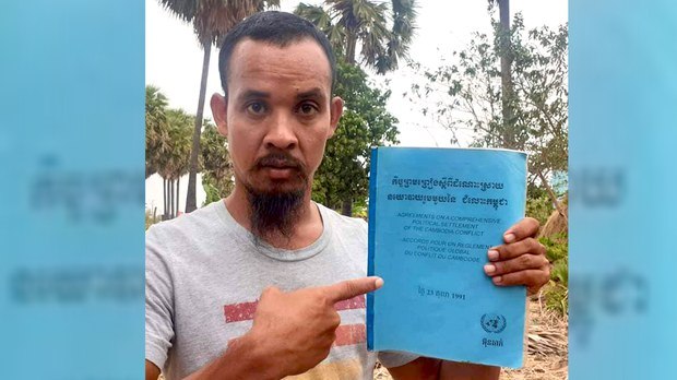 សកម្មជន​កិច្ច​ព្រមព្រៀង​​សន្តិភាព​ទីក្រុង​ប៉ារីស​គ្រោង​ប្ដឹង​​​មន្ទីរ​បរិស្ថាន​ខេត្ត​សៀមរាប​​ពី​បទ​បរិហារកេរ្តិ៍​​ ដែល​ចោទ​ពួក​គេ​ថា ​ញុះញង់​ពលរដ្ឋ​ទន្ទ្រាន​ដី​រដ្ឋ