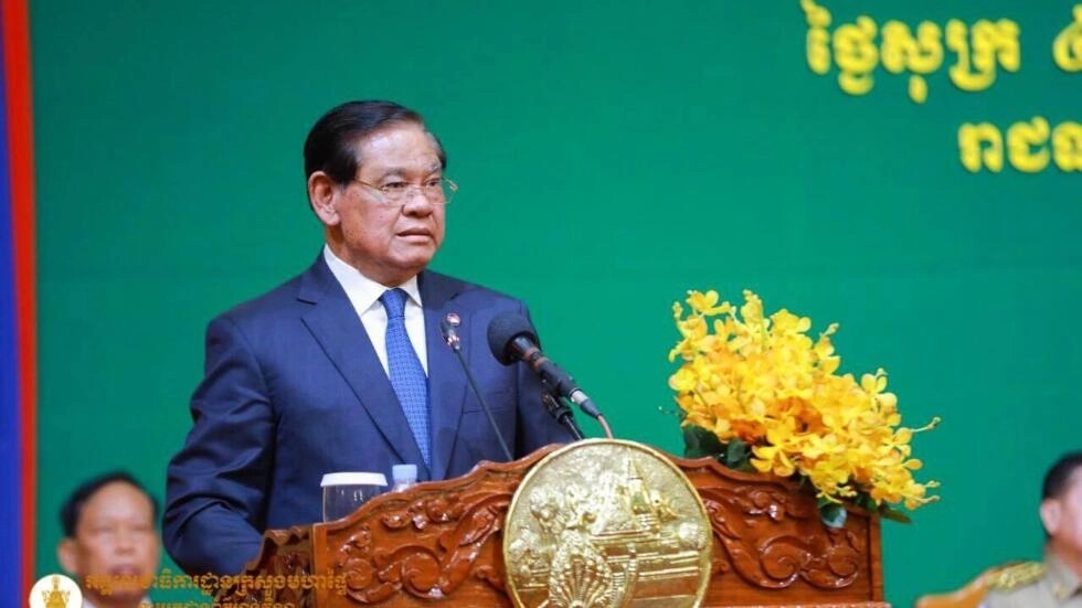 លោក ស ខេង ប្រាប់សាលាក្រុងឲ្យពិនិត្យមើលសំណង់ប៉ះផ្លូវសាធាណៈដែលធ្វើឲ្យខូចសោភ័ណភាពទីក្រុង