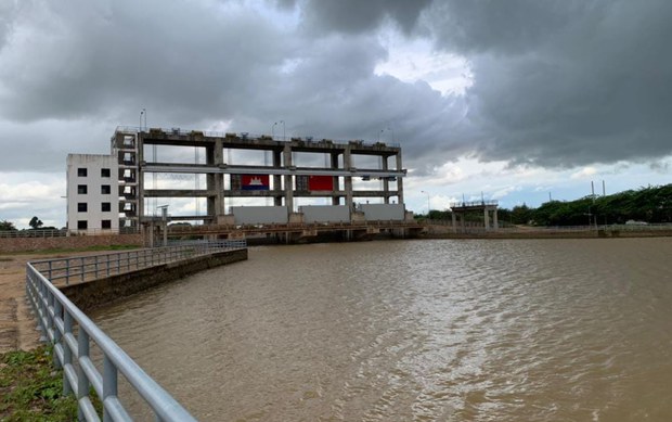  ទឹកជំនន់​លិចលង់​ដំណាំ​ស្រូវ​របស់​កសិករ​ខូចខាត​ជាច្រើន​ហិកតារ​នៅ​ខេត្តបាត់ដំបង