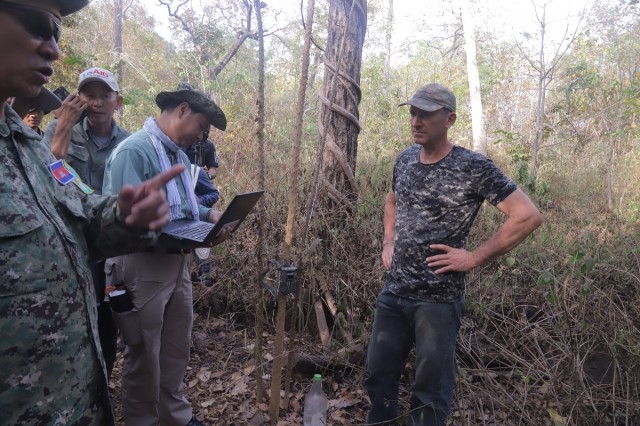 លោក បេន ដេវីស៖«កុំគិតថា បច្ចុប្បន្នសំខាន់ជាងអនាគត បើបរិស្ថានថយ មានដីក៏គ្មានប្រយោជន៍» 