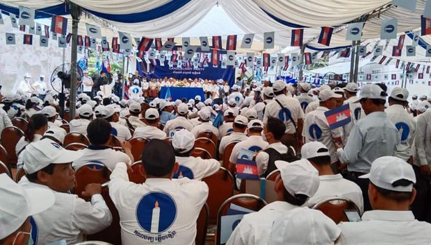 ជំទប់​ទី​២​បក្ស​ភ្លើងទៀន​ខេត្ត​បាត់ដំបង​ចោទ​មេឃុំ​បក្ស​កាន់អំណាច​ថា រើសអើង​និន្នាការ​នយោបាយ