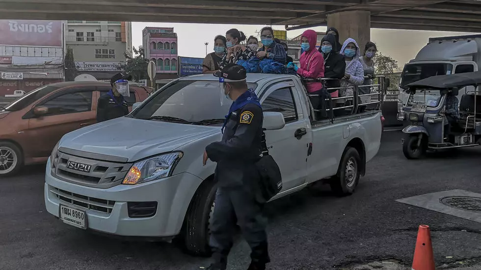 ពលករខ្មែរនៅថៃនឹងប្រឈមបញ្ហាផ្លូវច្បាប់ ខណៈដែលការចុះបញ្ជីពលករស្របច្បាប់ជិតផុតកំណត់