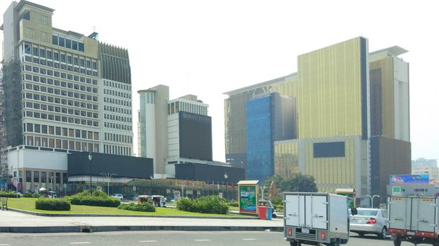 បុគ្គលិក​ណាហ្គាវើលដ៍ (NAGAWORLD) ២សាខា ជាង ៨ពាន់​នាក់ មិន​ចូល​ធ្វើ​ការ​នៅ​ថ្ងៃ​ទី២៦ កុម្ភៈ​ក្រោយ​ផ្ទុះ​ជំងឺ​កូវីដ-១៩ ឆ្លង​ចូល​សហគមន៍