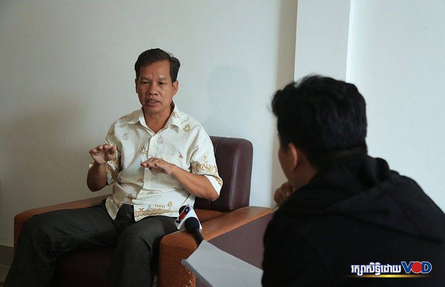 បទ​​យក​ការណ៍​៖​ លោក​ រ៉ាត់​ រត្ន​មុ​នី​ ក្នុង​​ជីវិត​​មាន​​សេរី​ភាព​​តែ​​កណ្តោច​កណ្តែង ​