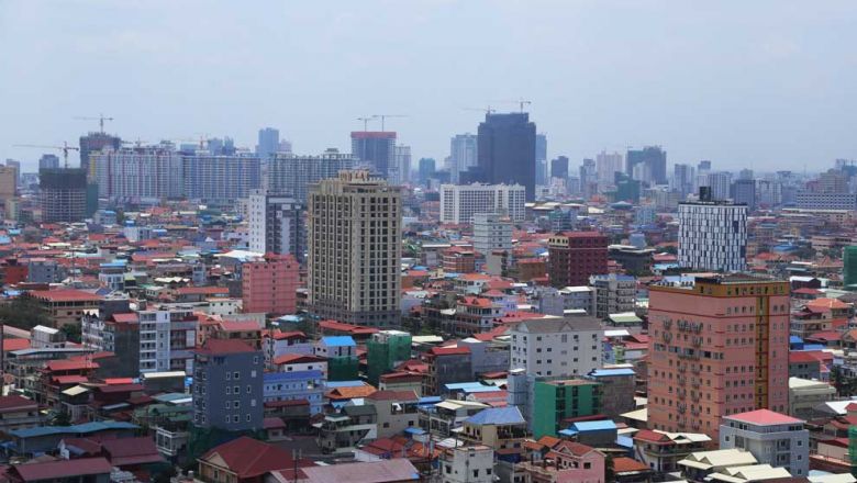 លោកនាយករដ្ឋមន្រ្តី​ ហ៊ុន សែន ​បបួល​អ្នក​រិះ​គន់​ដែល​ថា​កម្ពុជា​ក្រ​ទៅ​ៗ​ ស្បថ​ដាក់​ជីវិត