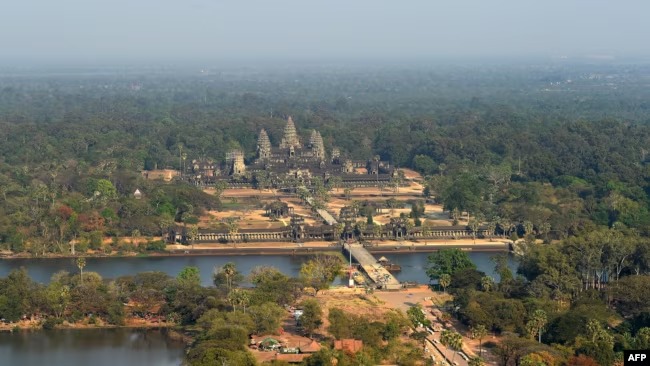 ពលរដ្ឋ​ក្នុង​តំបន់​អង្គរ​សាទរ​អន្តរាគមន៍​លោក ហ៊ុន ម៉ាណែត ពាក់ព័ន្ធ​នឹង​ជម្លោះ​ជាមួយ​អាជ្ញាធរ​អប្សរា 