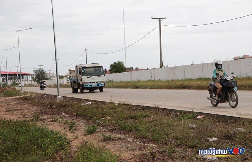 យោធា​​ផ្កាយ​២​ និង​​អនុ​រដ្ឋ​​លេខា​ធិការ​​ម្នាក់​ មាន​​ក្តីក្តាំ​​នឹង​គ្នា​​ជុំវិញ​​ការ​​លក់​​ដី​​ឱ្យ​​សមាជិក​សភា