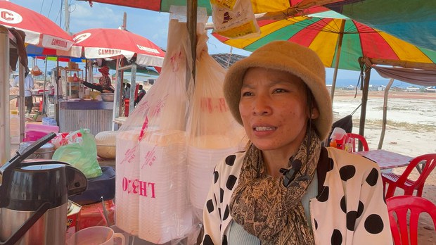 ស្ត្រី​រស់​នៅ​តំបន់​រុន​តា​ឯក​ត្អូញ​ជីវភាព​លំបាក​ខ្លាំង បន្ទាប់​ពី​រដ្ឋាភិបាល​កាត់​លុយ​ប័ណ្ណ​ក្រីក្រ