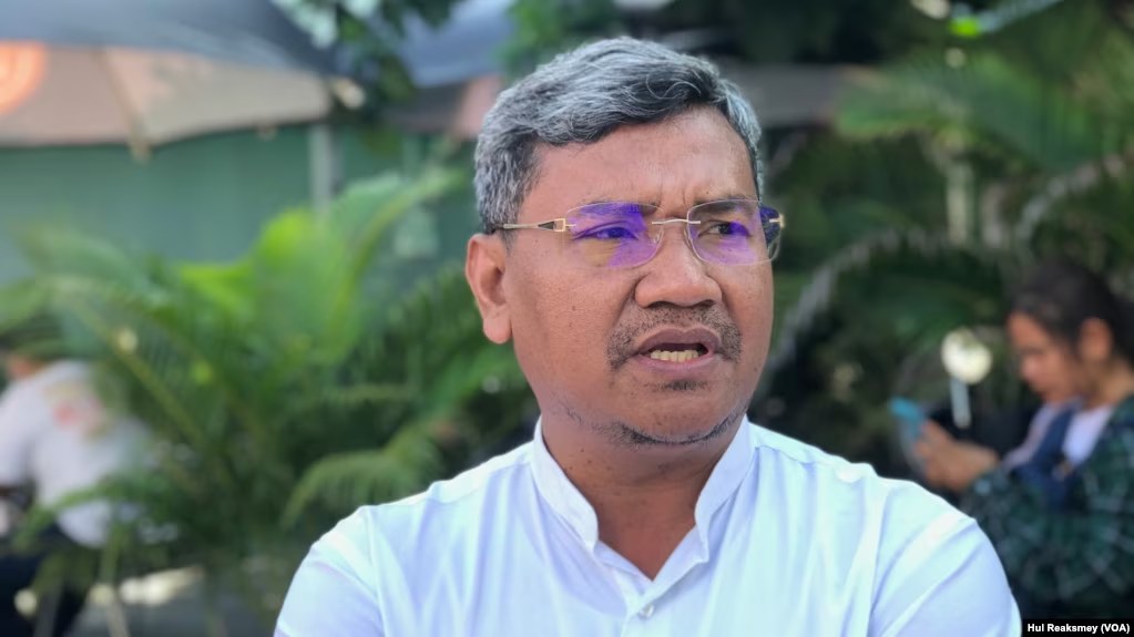 មន្ត្រី​អាដហុក​ចាត់​ទុក​បណ្តឹង​ទារ​ប្រាក់​៥០​ម៉ឺន​ដុល្លារ​របស់​បក្ស​កាន់​អំណាច​ថា​ជា​ការ​ធ្វើ​ទុក្ខបុកម្នេញ 