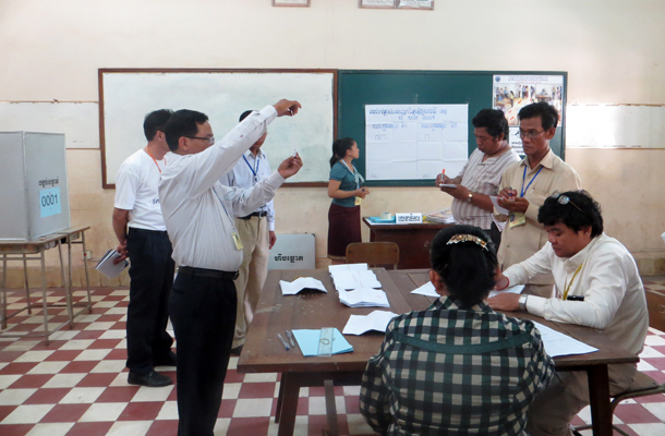  មតិ​ពលរដ្ឋ​ជុំវិញ​តួលេខ​អ្នក​ចេញ​ទៅ​បោះឆ្នោត​ និង​ភាព​មិន​ប្រក្រតី​នៅ​ថ្ងៃ​បោះ​ឆ្នោត