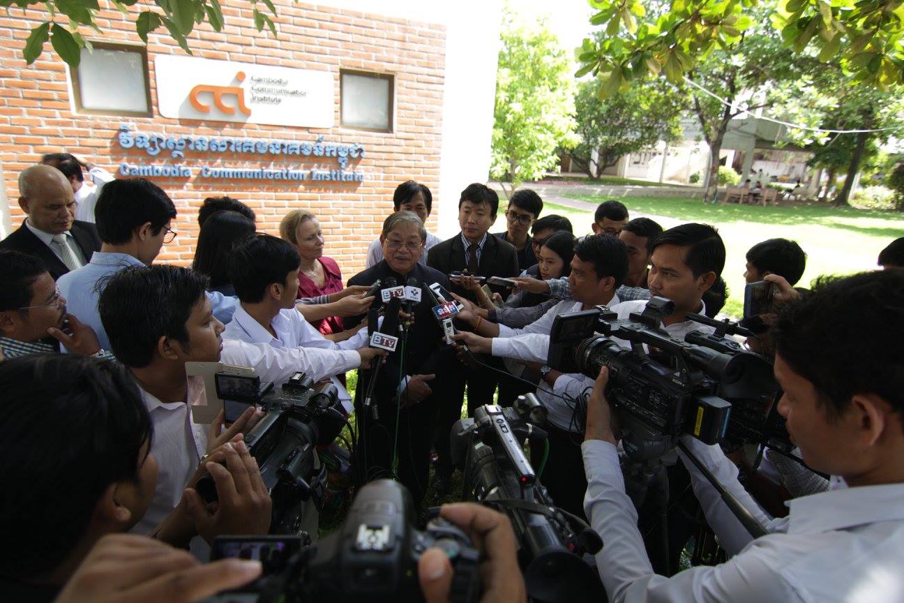 រដ្ឋ​មន្ត្រី​ព័ត៌មាន៖ ការ​មិន​ឲ្យ​ផ្សាយ​ព័ត៌មាន​នៅ​ថ្ងៃ​បោះ​ឆ្នោត​គឺ​ធ្វើ​តាម​ច្បាប់