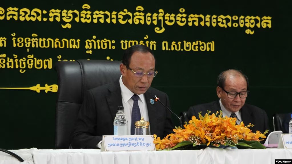 សកម្មជន​យ៉ាង​តិច​២០​នាក់​ត្រូវ​ប្តឹង​ដក​សិទ្ធិ​ឈរ​ឈ្មោះ​ឱ្យ​គេ​បោះ​ឆ្នោត ក្នុង​ករណី​អំពាវនាវ​គូស​សន្លឹក​ឆ្នោត​ចោល 