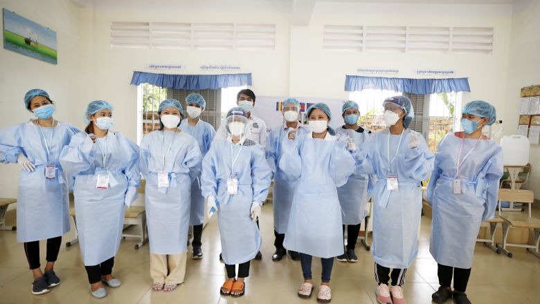 ​អង្គការ​មនុស្សធម៌​វេជ្ជសាស្ត្រ​ចិន ​​បានប្រគល់​បរិក្ខារ​សង្គ្រោះ​បន្ទាន់​ផ្នែក​វេជ្ជសាស្ត្រ​កូ​វីដ​ ១៩ ចំនួន ​២០ ​តោន​ដល់​កម្ពុជា​ ដើម្បី​ប្រយុទ្ធប្រឆាំង​ការរីក​រាលដាល​ជំងឺ​កូ​វីដ​ ១៩​