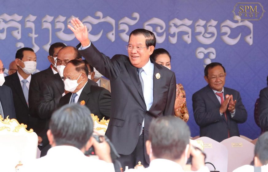 គណបក្សភ្លើងទៀនចោទថា បក្សកាន់អំណាចធ្វើឱ្យប្រជាធិបតេយ្យធ្លាក់ចុះនិងរឹតត្បិតសេរីភាពខាងនយោបាយ