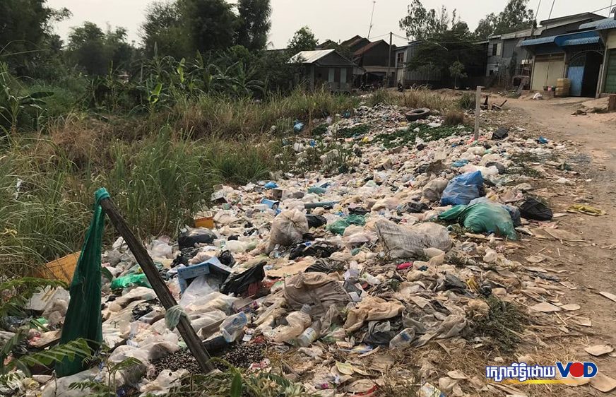 មេ​ឃុំ​សំពៅពូន​​​ផ្អាក​ផែន​ការ​រៀបចំ​កន្លែង​ដាក់​សំរាម​ដោយ​សារ​កូវីដ-១៩