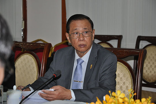 លោកសុខ ឥសាន ៖ អស្ចារ្យណាស់ ដែលអ្នកវិភាគថា លោកនាយករដ្ឋមន្រ្តី ចុះតាមខេត្ត ជាការបន្លំពលរដ្ឋ