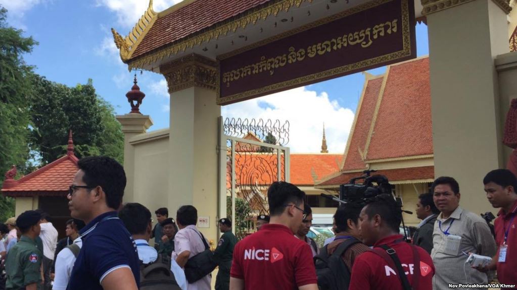 បក្ស​កាន់​អំណាច​បញ្ចូល​មន្ត្រី​យុត្តិធម៌​នៅ​តុលាការ​កំពូល​ក្នុង​គណៈកម្មាធិការ​កណ្តាល​បក្ស​របស់​ខ្លួន​ក្រោយ​ការ​រំលាយ​បក្ស​ជំទាស់