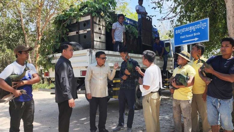 លោក ​ហ៊ុន សែន ឱ្យ​មន្ត្រី​ធ្វើ​វិសោធនកម្ម​ច្បាប់​លើ​កថាខណ្ឌ​ដែល​រារាំង​ដល់​ការចិញ្ចឹម​សត្វព្រៃ​របស់​ប្រជាពលរដ្ឋ ក្រោយពី​មាន​ករណី​ចាប់​សត្វ​ក្ងោក​