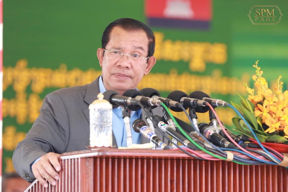 លោក ហ៊ុន សែន បង្ហាញពីការរីកចម្រើន ខណៈអន្តរជាតិដាក់សម្ពាធឲ្យស្តារប្រជាធិបតេយ្យ