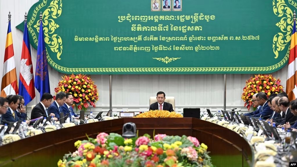 លោក​ហ៊ុន ម៉ាណែត​ ការពារ​ការ​តែងតាំង​ទីប្រឹក្សា​ និង​មន្ត្រី​នយោបាយ​ច្រើន​លើស​លប់​ ថា​ជា​តម្រូវ​ការ 