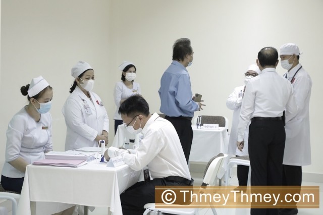 ពលរដ្ឋជិត៣០ម៉ឺននាក់ បានចាក់វ៉ាក់សាំងកូវីដ-១៩ ខណៈអ្នកឆ្លងក្នុងព្រឹតឹ្តការណ៍២០កុម្ភៈ កើនជិត១ពាន់នាក់ 