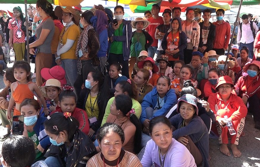 រដ្ឋា​ភិបាល​​ចាប់​ផ្តើម​​ដំណើរ​ការ​​ផ្តល់​​ប្រាក់​ឧបត្ថម្ភ​​ដល់​​កម្មករ​​ដែល​​ព្យួរ​ការងារ​​ជាង​៣​ម៉ឺន​​នាក់​​