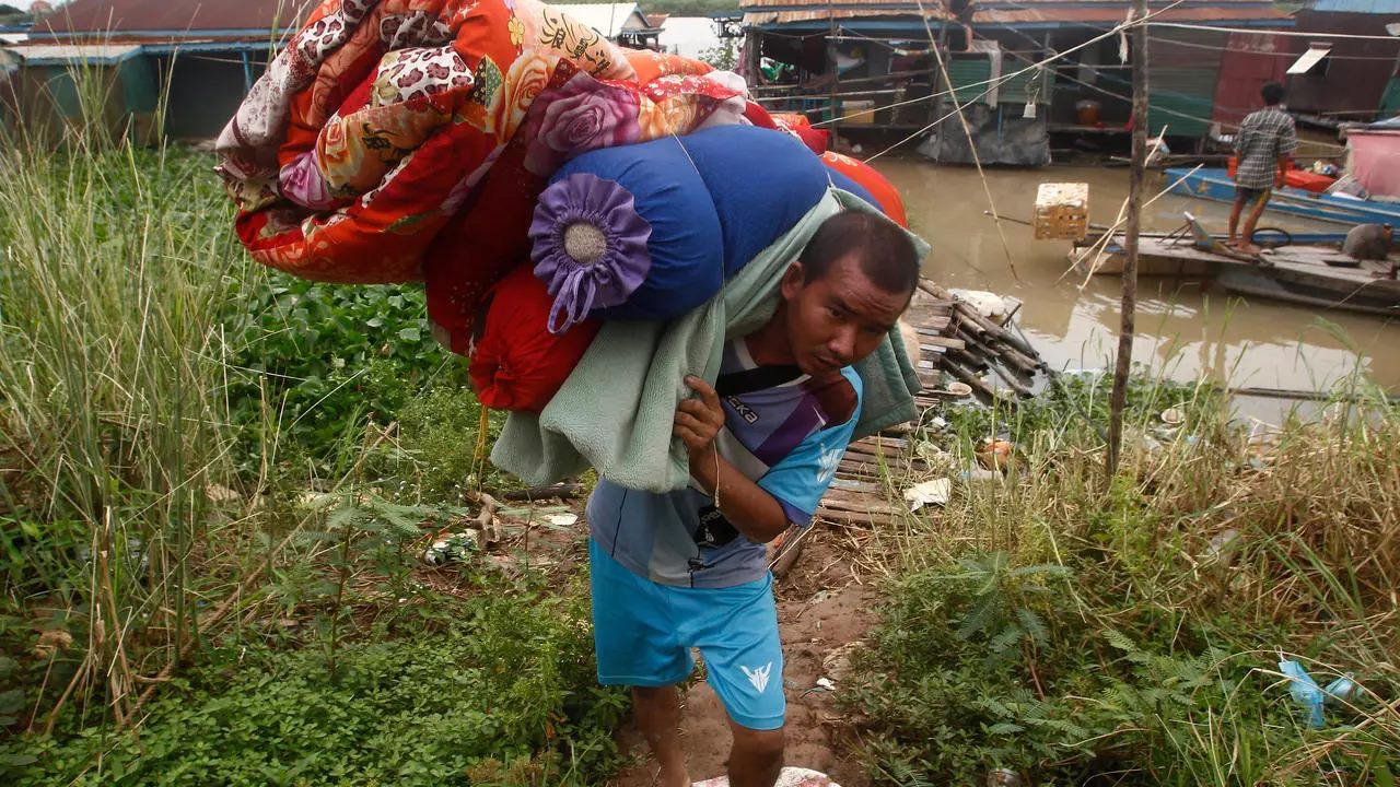 ផ្ទះបណ្តែតទឹក និងបែចិញ្ចឹមត្រីជាង១ពាន់ទីតាំងបានរើចេញពីផ្ទៃទន្លេរាជធានីភ្នំពេញ