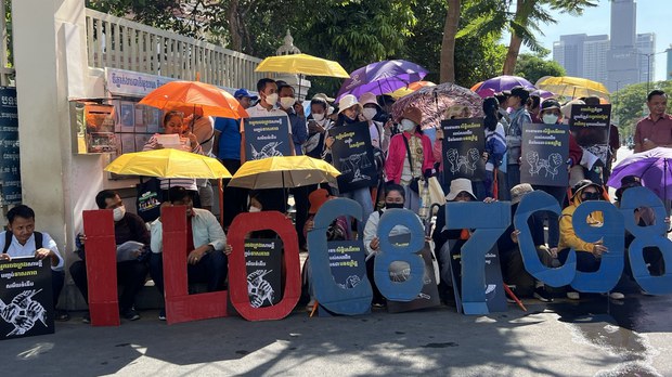 សង្គម​ស៊ីវិល ១៩​ស្ថាប័ន​មាន​គ្នា ៥០០​នាក់​ដាក់​ញត្តិ​នៅ​ក្រសួង​ការងារ​ ក្នុង​ទិវា​ពលកម្ម​អន្តរជាតិ