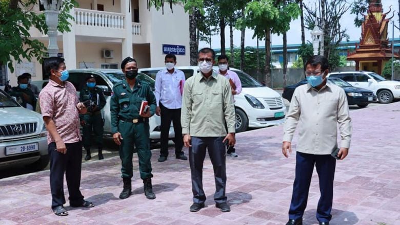 លោក គង់ សោភ័ណ្ឌ៖ កម្មករ​រោងចក្រ​នៅក្នុង​ស្រុក​ចំនួន ៣ នៃ​ខេត្តកណ្តាល​នឹង​ទទួលបាន​ការចាក់​វ៉ាក់សាំង​កូវីដ​មុនគេ