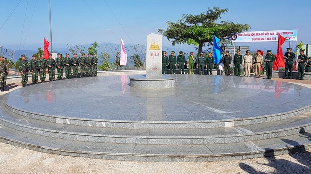 លោក ហ៊ុន សែន ព្យាយាម​លើក​អំពី​សមិទ្ធផល​អភិវឌ្ឍ​តំបន់​ត្រីកោណ (CLV) ឥណ្ឌូចិន តែ​ពលរដ្ឋ​បារម្ភ​អំពី​ហានិភ័យ​ជាតិ