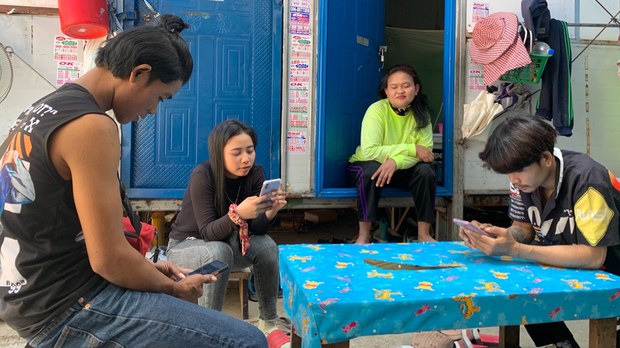 ពលករ​ខ្មែរ​មួយ​ក្រុម​ធ្វើការ​នៅ​ប្រទេស​ថៃ​មាន​ជីវភាព​ខ្វះខាត​ក្រោយ​ពី​អត់​ការងារ​ធ្វើ​ជិត​មួយ​ខែ