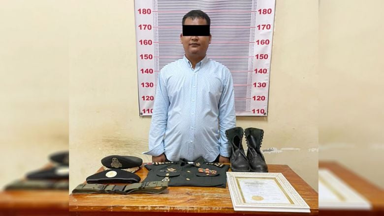 ជន​សង្ស័យ​ក្លែង​បន្លំ​ជា​ឧត្តមសេនីយ៍​ឯក​យោធា​ម្នាក់ ត្រូវ​បាន​ចាប់​បញ្ជូន​ទៅ​តុលាការ​យោធា