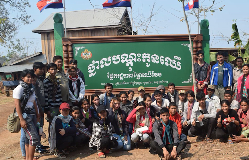 បទយកការណ៍៖ យុវតីមួយក្រុមចូលរួមសកម្មភាពការពារធនធានធម្មជាតិ ដោយសារបារម្ភខ្លាចបាត់បង់