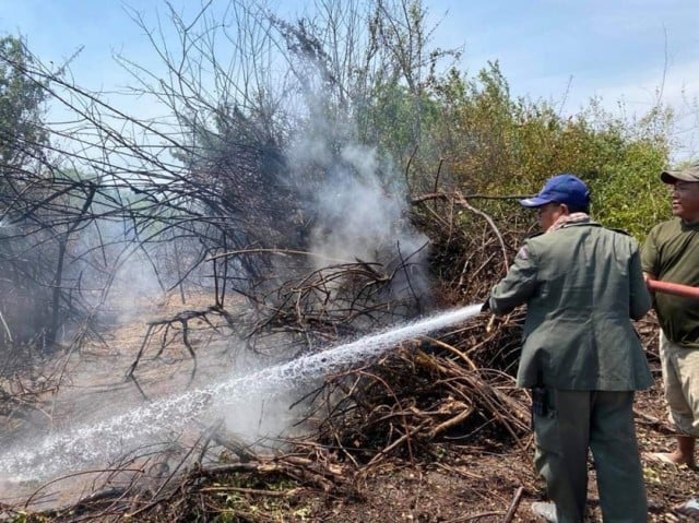 អាជ្ញាធរគ្រប់គ្រងភ្លើងឆេះព្រៃនៅបឹងពារាំង បានសឹងទាំងស្រុង ក្រោយប្រើពេល៥ថ្ងៃ 