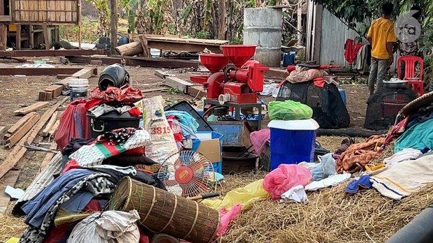 អាជ្ញាធរ​ខេត្ត​ព្រះវិហារ​ព្រម​កាត់​ឆ្វៀល​ដី​ប៉ះពាល់​ឲ្យ​ពលរដ្ឋ​ជាង​១០០​គ្រួសារ និង​បន្ត​ឃុំខ្លួន​ពលរដ្ឋ​២៥​នាក់​ក្រោយ​ការ​បង្ក្រាប​ហិង្សា