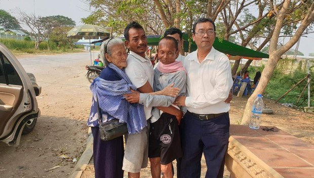 លោក សយ សាត មានបំណង​ចង់​បួស​វិញ​ក្រោយ​ពី​អាជ្ញាធរ​និង​មន្ត្រី​សង្ឃ​ចាប់​ផ្សឹក​ទាំង​បង្ខំ