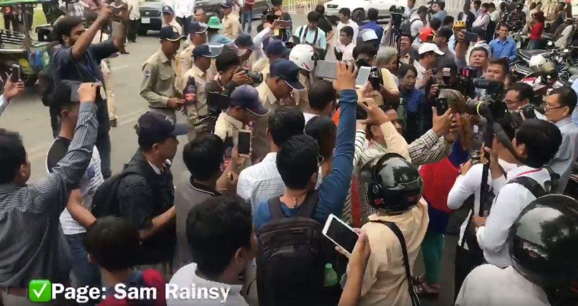 សវនាការ​ដំណើរ​ទាំង​អវត្តមាន​លោក កឹម សុខា ខណៈ​សន្តិសុខ​ជុំ​វិញ​សាលា​ឧទ្ធរណ៍​ត្រូវ​បាន​រឹត​បន្តឹង