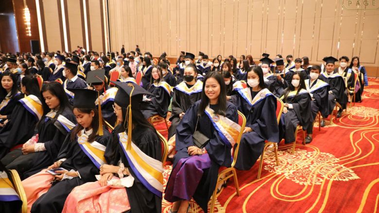 លោក​នាយក​រដ្ឋមន្ត្រី​ជំរុញ​ឱ្យ​សិស្ស​ជា​ស្ត្រី​បន្ត​ការសិក្សា​ទោះ​រៀបការ​មាន​កូន​រួច​ក្តី 