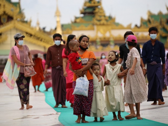 កម្ពុជាជួយមីយ៉ាន់ម៉ា​​២០ម៉ឺនដុល្លារ រួមទាំង​ឧបករណ៍វេជ្ជសាស្ត្រទប់ស្កាត់កូវីដ-១៩មួយចំនួន​ 
