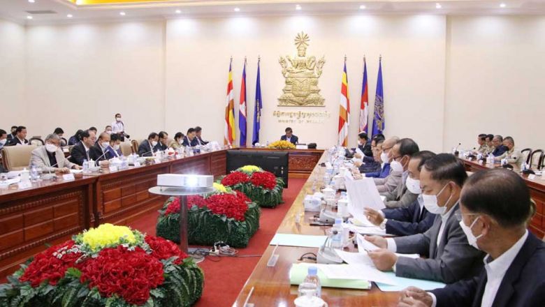 សេចក្តីព្រាងច្បាប់​ចរាចរណ៍​ផ្លូវគោក​ថ្មី តម្រូវឱ្យ​អ្នកបើកបរ​ធ្វើតេស្ត​រកសារ​ធាតុ​ញៀន ហើយ​បើ​រកឃើញ​សារធាតុ​ញៀន​អាច​នឹង​ដក​បណ្ណ​បើកបរ​ 