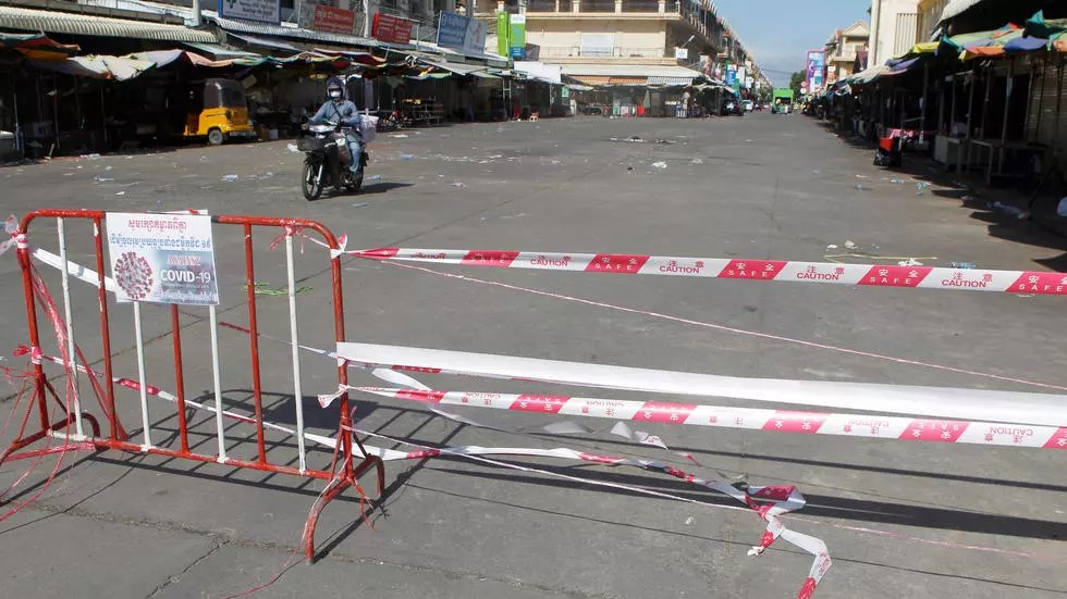 លោកគឹម សន្តិភាព៖ការបិទខ្ទប់ភ្នំពេញនិងតាខ្មៅ៧ថ្ងៃទៀតអាចត្រូវបញ្ចប់ ឬបន្ត គឺអាស្រ័យលើការចូលរួមរបស់ពលរដ្ឋ