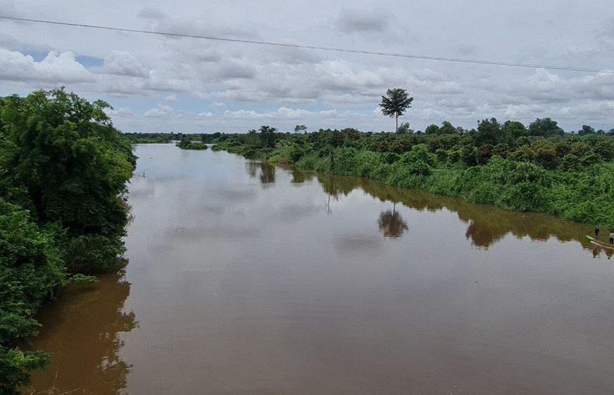 អាជ្ញាធរ​ខេត្ត​បាត់​ដំបង​​ព្រមាន​ចាត់​វិធាន​ការ​ច្បាប់​ក្រុមហ៊ុន​​មួយ​ បើ​ធ្វើ​ឱ្យ​កាក​សំណល់​កខ្វក់​ហូរ​ចូល​ស្ទឹង​សង្កែ​ទៀត​