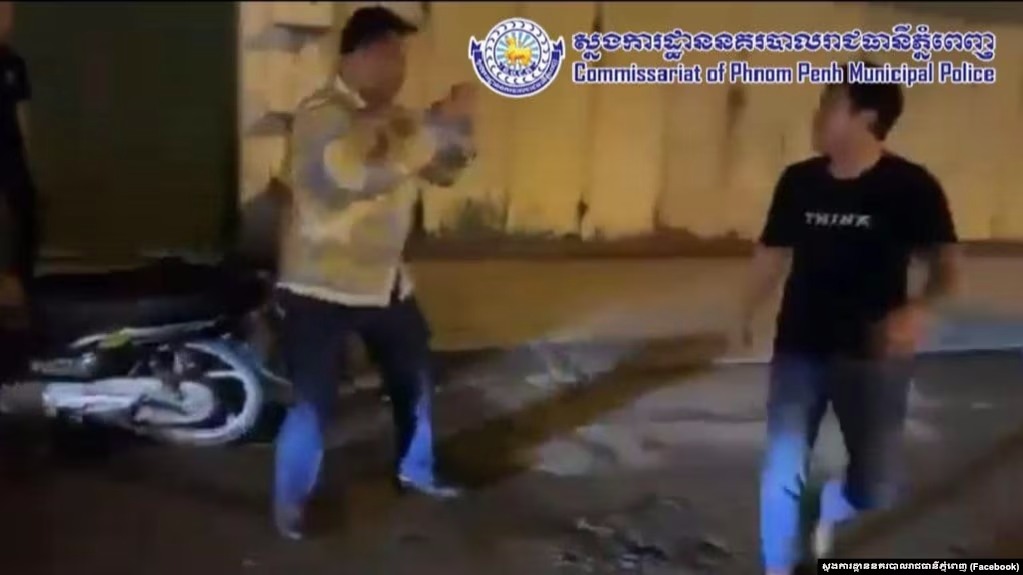 ករណី​អធិការ​រង​នគរបាល​ខណ្ឌចំការមន​វាយ​ពលរដ្ឋ​នាំឱ្យ​មាន​ការរិះគន់​អំពី​ឥរិយាបថ​របស់​មន្ត្រី​អនុវត្ត​ច្បាប់