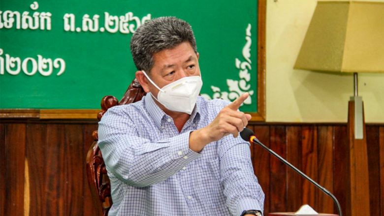 អភិបាលខេត្ត​ព្រះសីហនុ​ប្រាប់​ឱ្យ​​បញ្ឈប់​ការយក​ភាស៊ី​ចំពោះ​អាជីវករ លក់ដូរ​កំប៉ិកកំប៉ុក នៅ​តាម​ផ្សារ​នានា