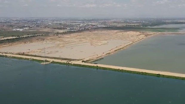 អ្នក​​បរិស្ថាន​​និង​​ម​ន្រ្តី​សិទ្ធិ​មនុស្ស​​បារម្ភ​ពី​គ្រោះថ្នាក់​ដែល​​រដ្ឋាភិបាល​​អនុញ្ញាត​​ឱ្យ​មានការ​​លុប​បឹង​​តា​មោក​​ជា​បន្តបន្ទាប់​​