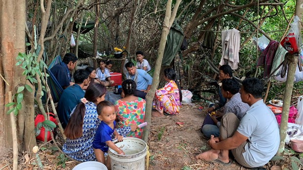 ពលរដ្ឋ​រងគ្រោះ​ដីធ្លី​ខែត្រព្រះវិហារ ដែល​រត់គេច​នៅ​ក្នុង​ព្រៃ​ កំពុង​ខ្វះ​ស្បៀង ទឹក​ស្អាត និង​កន្លែង​ស្នាក់នៅ