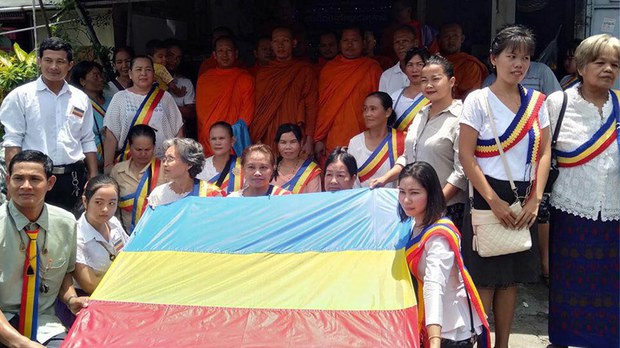 សមណ​និស្សិត​ខ្មែរ​ក្រោម​ធ្វើ​បុណ្យ​រៃអង្គាស​ប្រាក់​ជួយ​ដល់​ព្រះសង្ឃ​ដែល​កំពុង​សិក្សា​នៅ​ប្រទេស​ថៃ