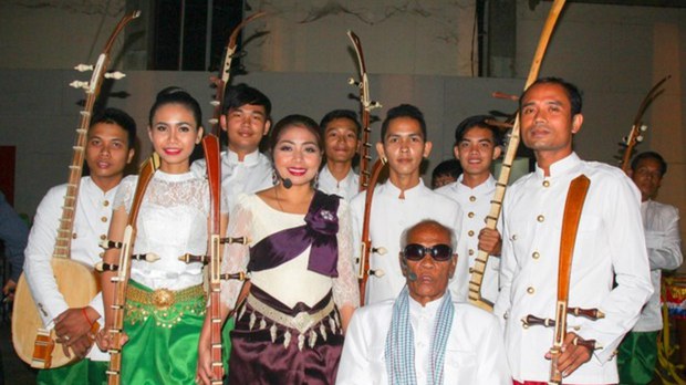 សិស្ស​​ព្រឹទ្ធាចារ្យ គង់ ណៃ ប្ដេជ្ញា​បន្ត​លើក​ស្ទួយ​សិល្បៈ​ចាប៉ី​ដង​វែង ក្រោយ​ពី​បាត់បង់​គ្រូ