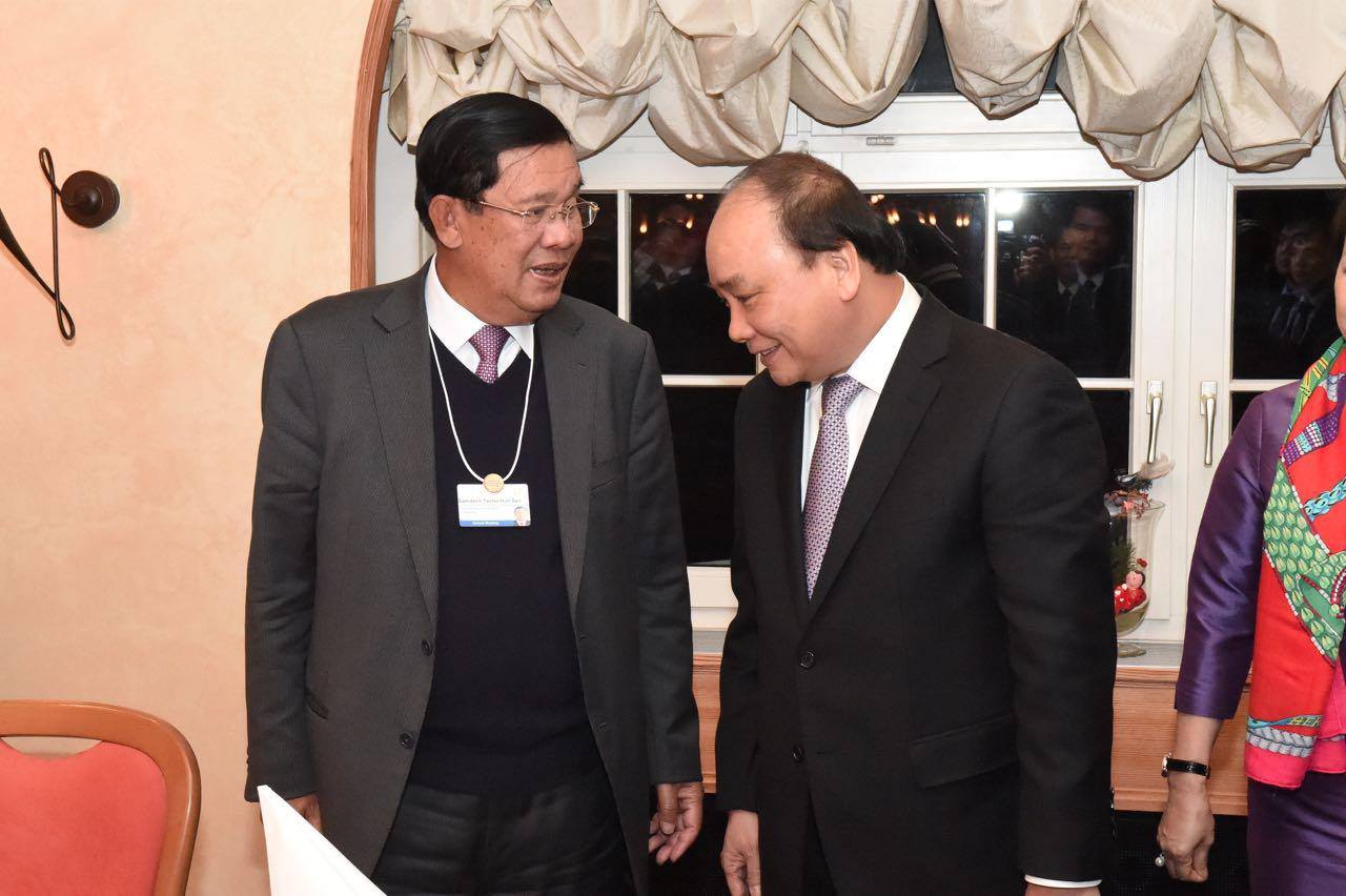 លោក ហ៊ុន សែន និងមន្ត្រីជាន់ខ្ពស់ទៅប្រជុំនៅវៀតណាម​ថ្ងៃ​ស្អែក